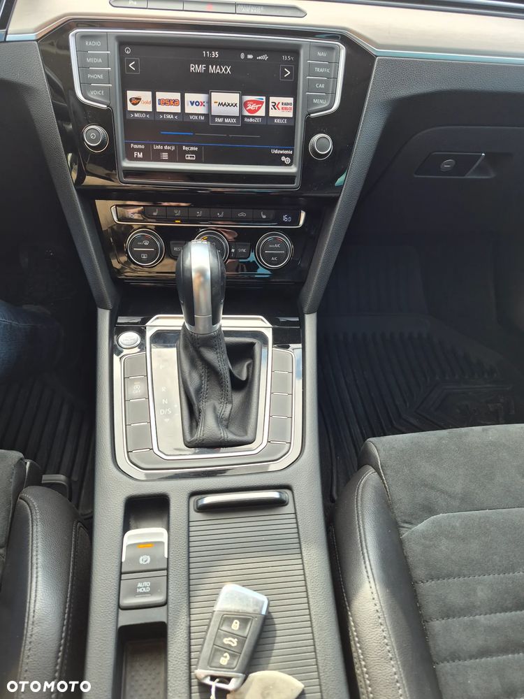 Volkswagen Passat 2.0 TDI (BlueMotion Technology) DSG Highline - 26