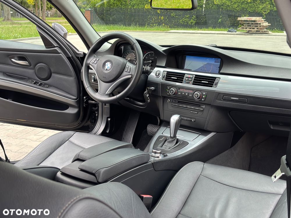 BMW Seria 3 320i - 24