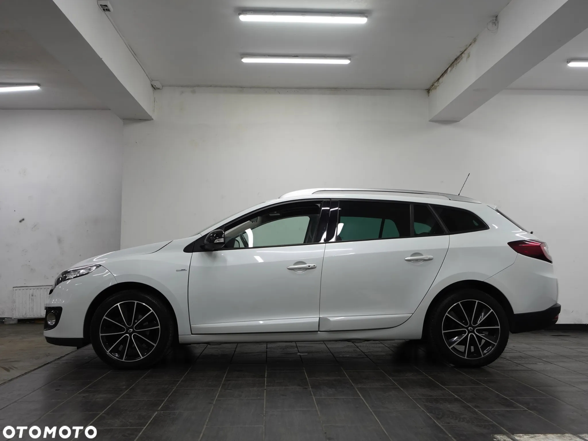 Renault Megane Grandtour ENERGY TCe 115 Start & Stop Bose Edition - 5