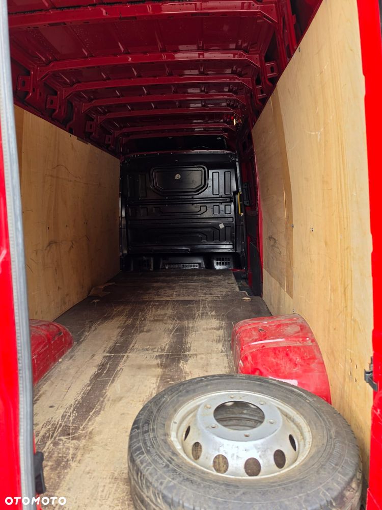 Volkswagen Crafter - 12