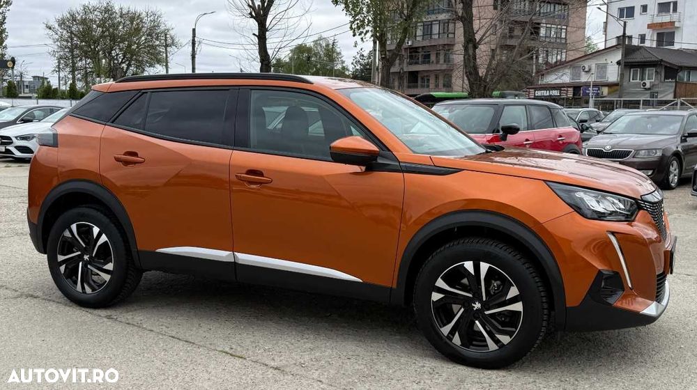 Peugeot 2008 1.5 BlueHDI 130 S&S EAT8 Allure - 12