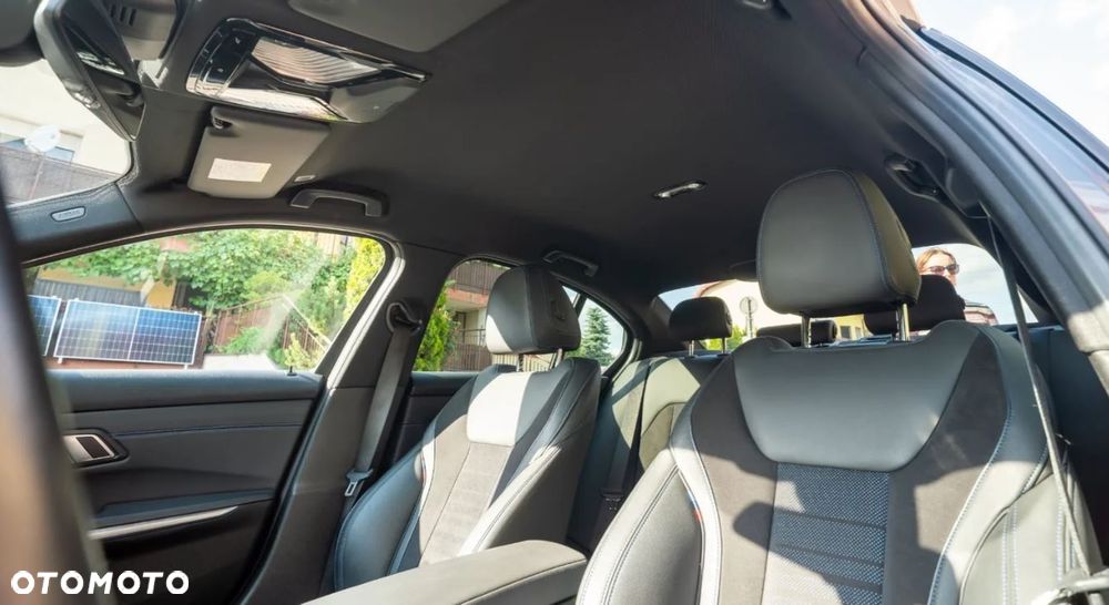 BMW Seria 3 330e M Sport - 9