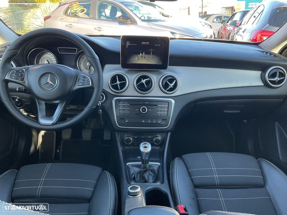 Mercedes-Benz GLA 180 d - 20