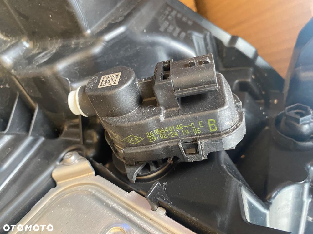 RENAULT CAPTUR 2 II  24r Kompletna LAMPA PRZEDNIA PRAWA REFLEKTOR PRAWY PRZÓD FULL LED  LEDOWY  EUROPA FULLLED 260104900R  Wwa - 12