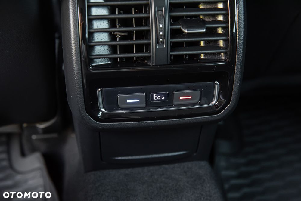 Volkswagen Passat Variant 1.4 TSI DSG GTE - 32