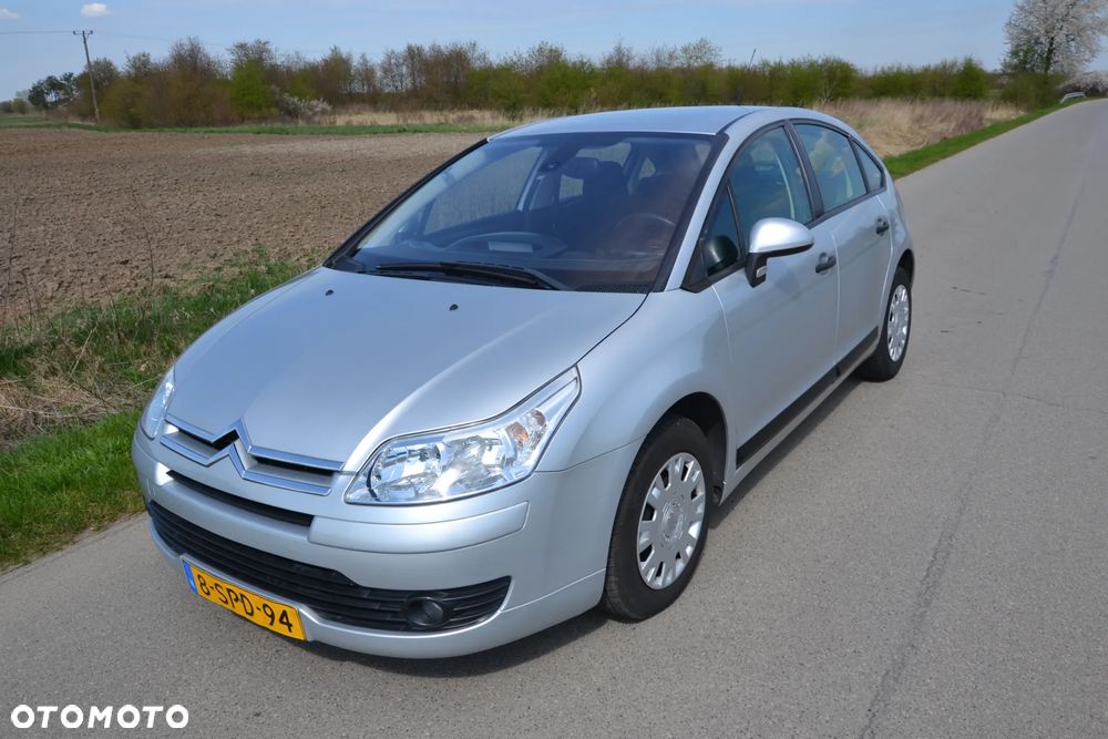 Citroën C4 1.4 16V Style - 33