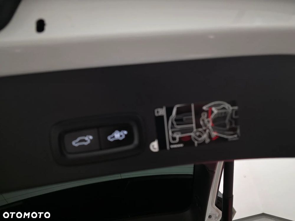Volvo XC 40 D3 SCR R-Design - 40