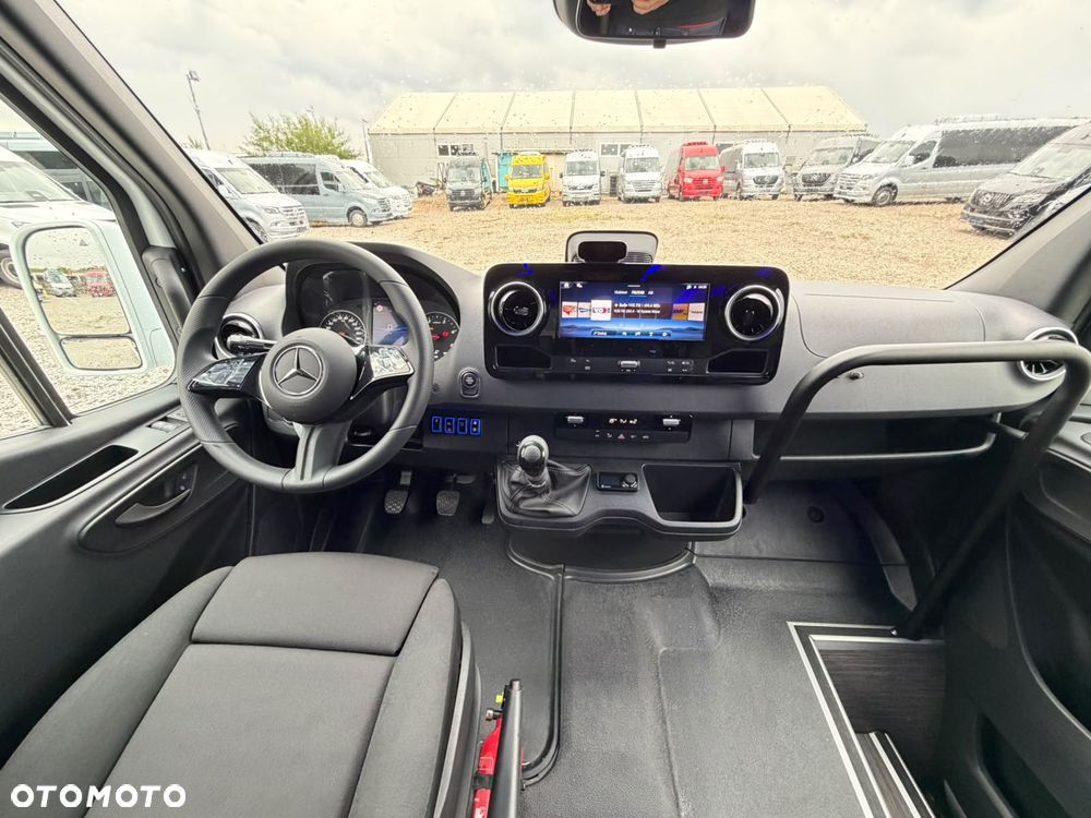 Mercedes-Benz Sprinter 517 - 14