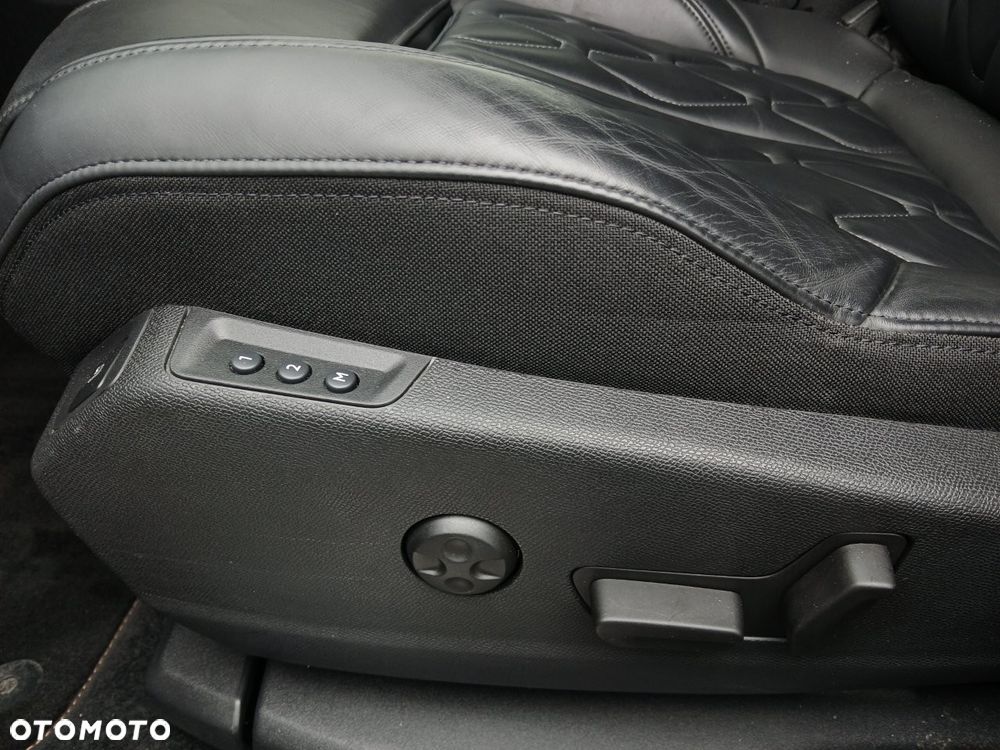 Peugeot 3008 Hybrid4 300 e-EAT8 GT - 21