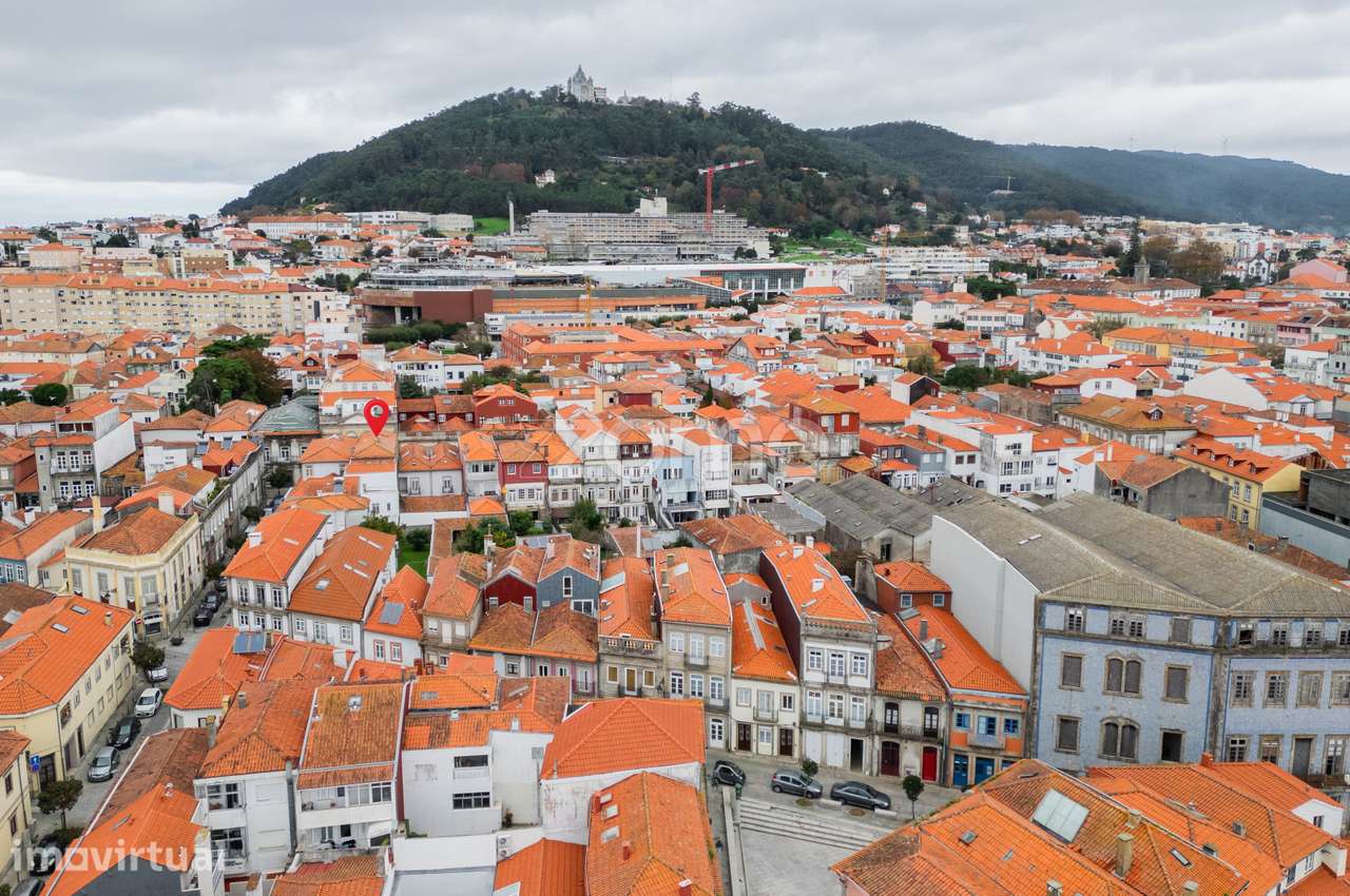Prédio de Uso Misto no Centro Histórico de Viana do Castelo. - Grande imagem: 4/33