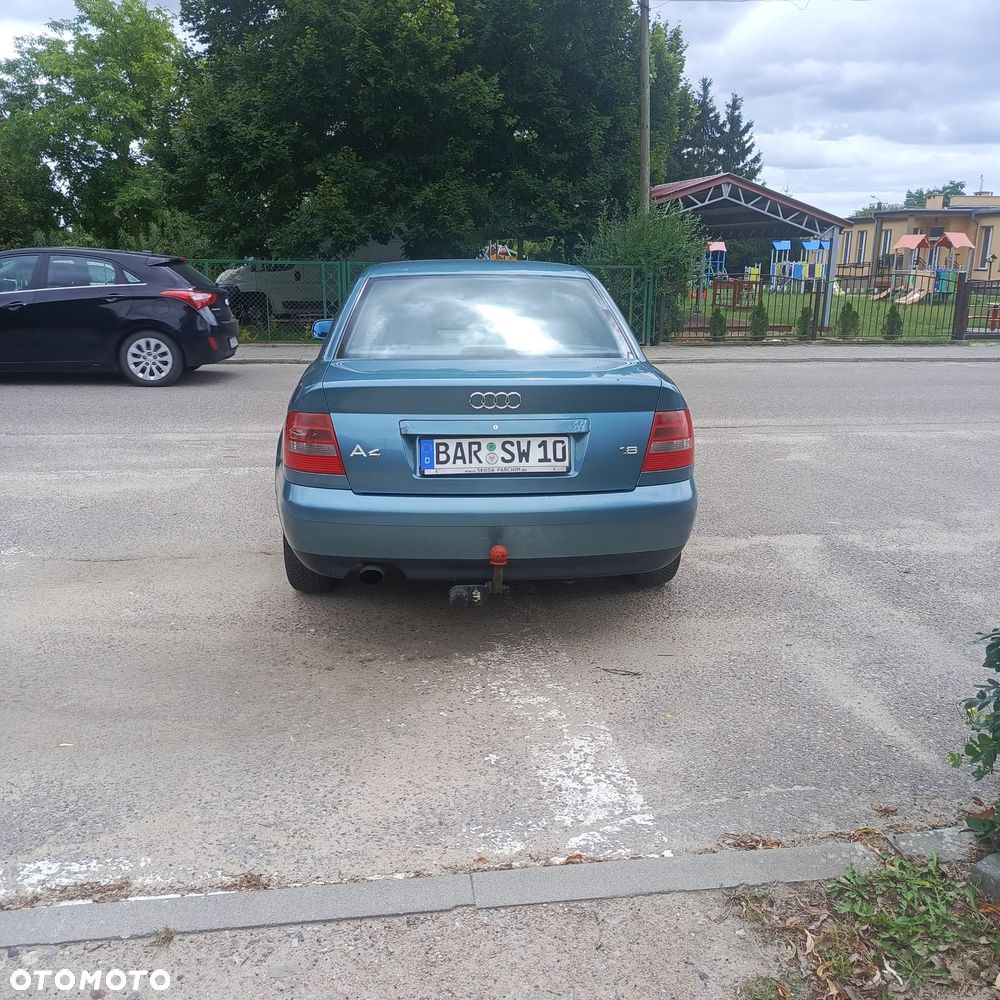 Audi A4 Limousine 1.8 - 11