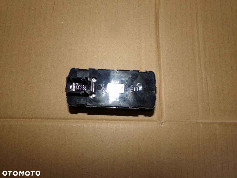 PRZEŁĄCZNIK SZYB LUSTEREK PANEL VECTRA C LIFT - 2