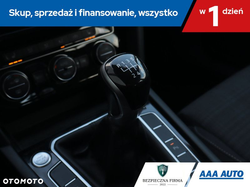 Volkswagen Passat - 17