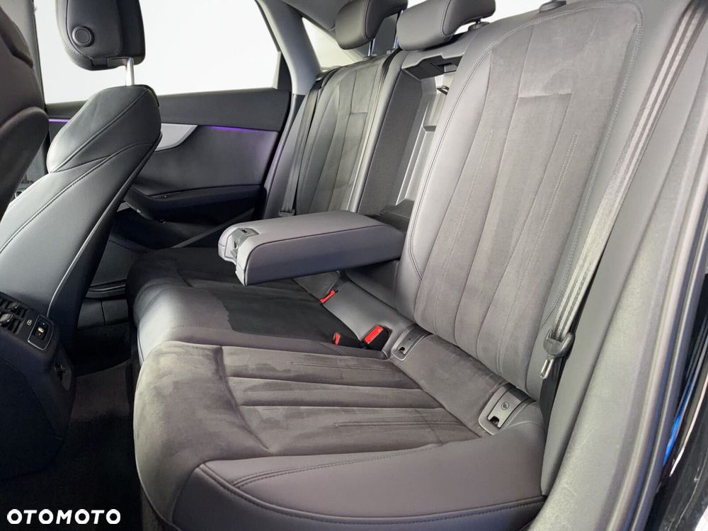 Audi A4 Limousine - 12