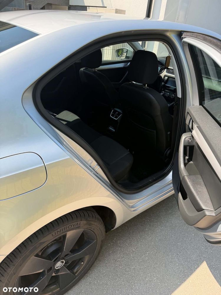 Skoda Octavia 2.0 TDI Style - 12