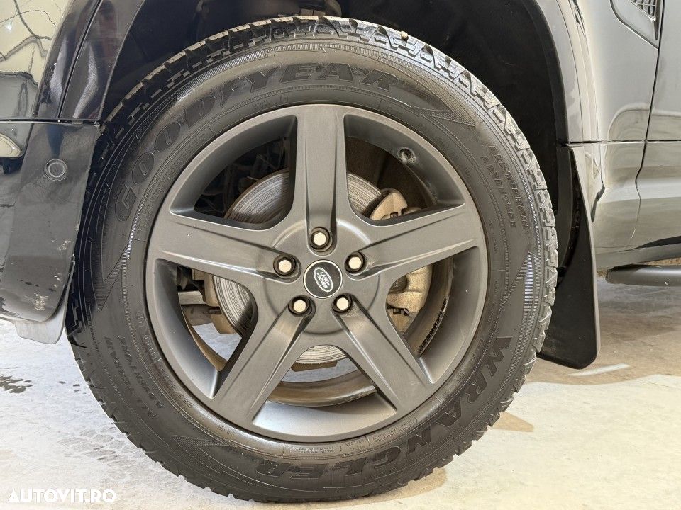 Land Rover Defender - 40