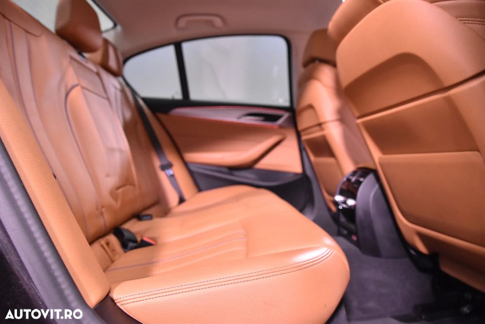 BMW Seria 5 520d Aut. - 12