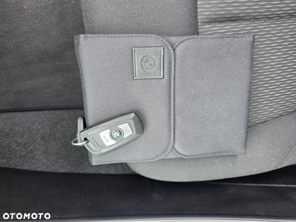 BMW Seria 1 116i Advantage - 12