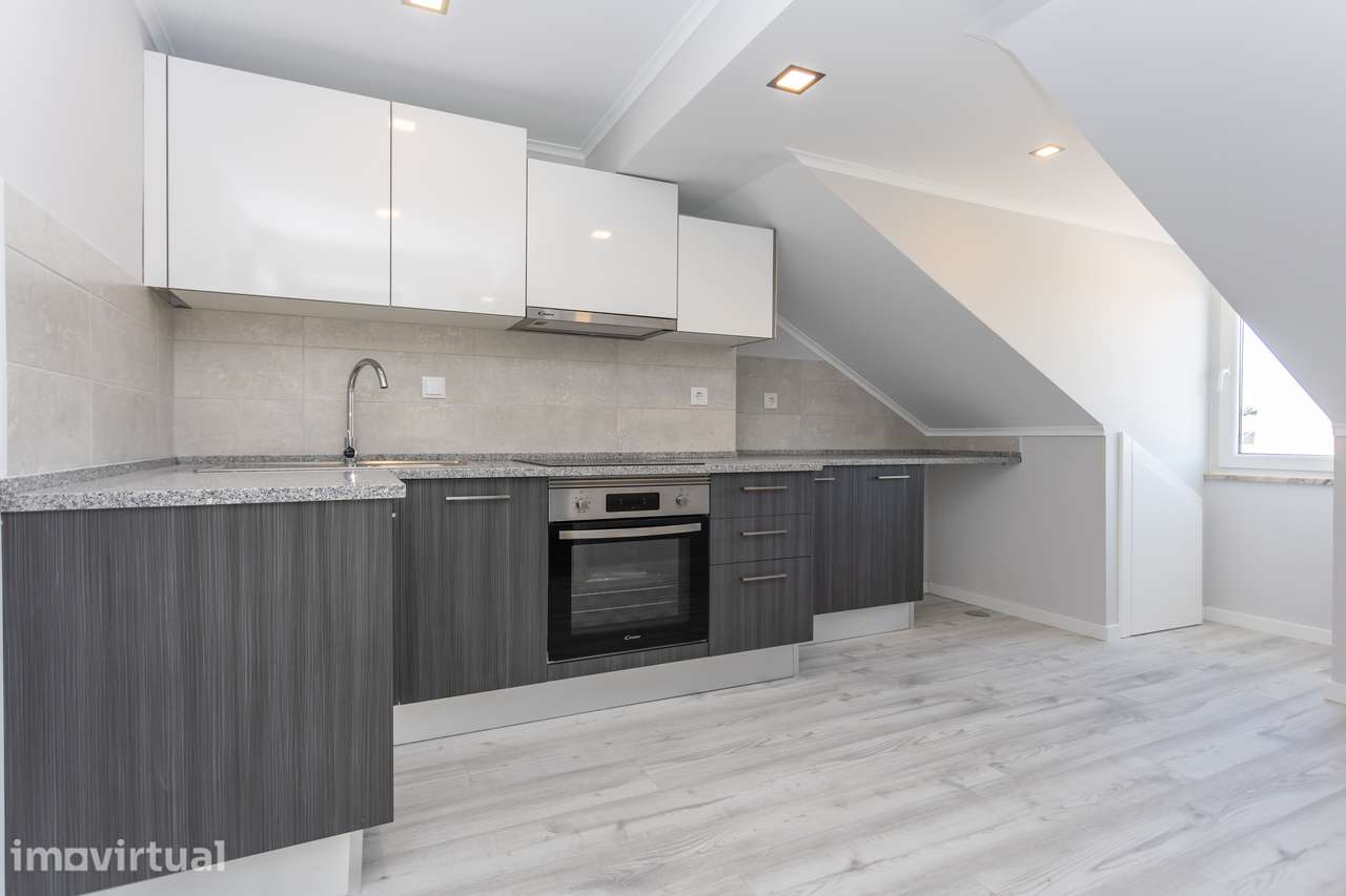 Arrendo Apartamento T1 remodelado - Foros de Amora, Seixal – 680 Eur - Grande imagem: 2/12
