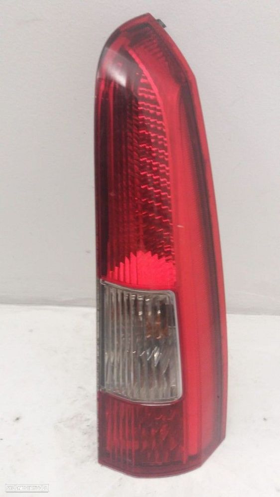 Farolim Dto VOLVO V70 II (285) 01.01 - 12.08 - 1