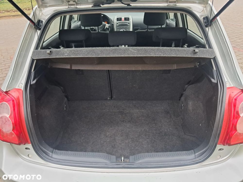 Toyota Auris 1.6 VVT-i Executive - 12