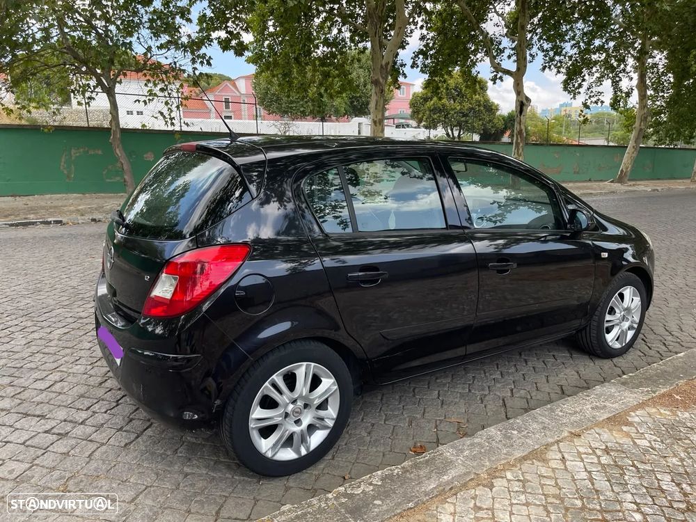 Opel Corsa 1.2 Cosmo - 2