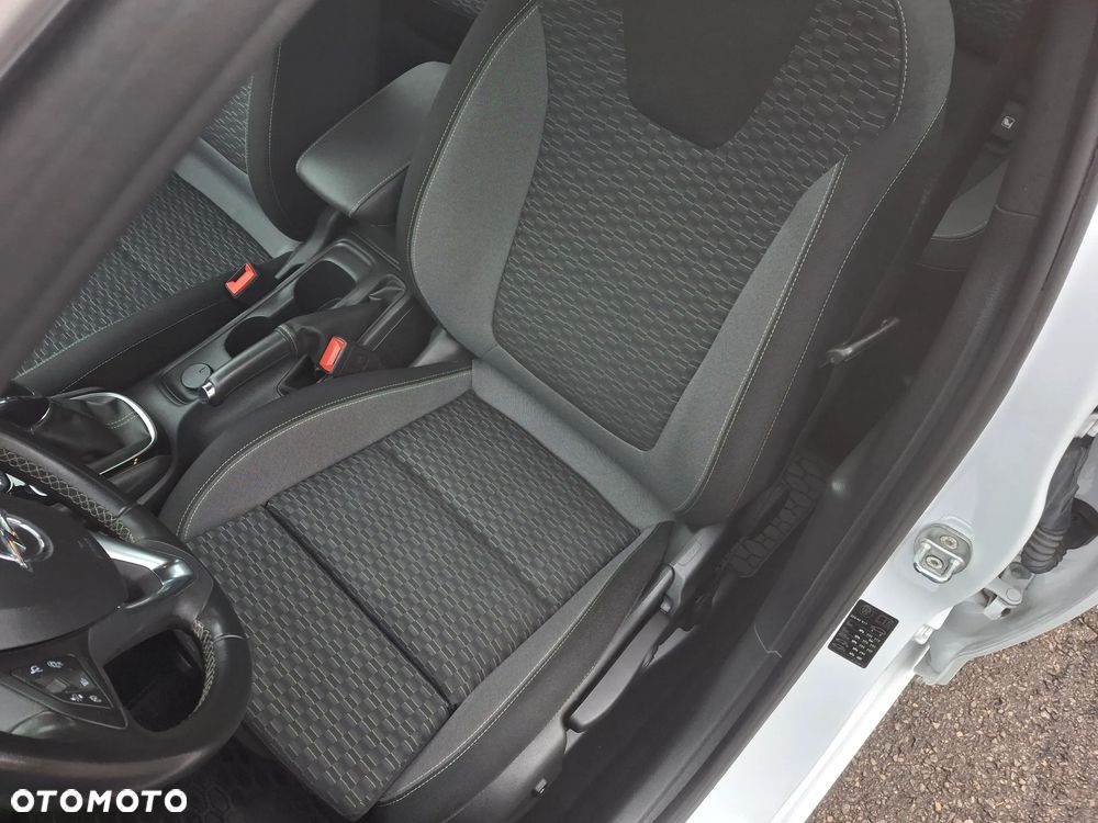 Opel Astra V 1.2 T GS Line S&S - 32