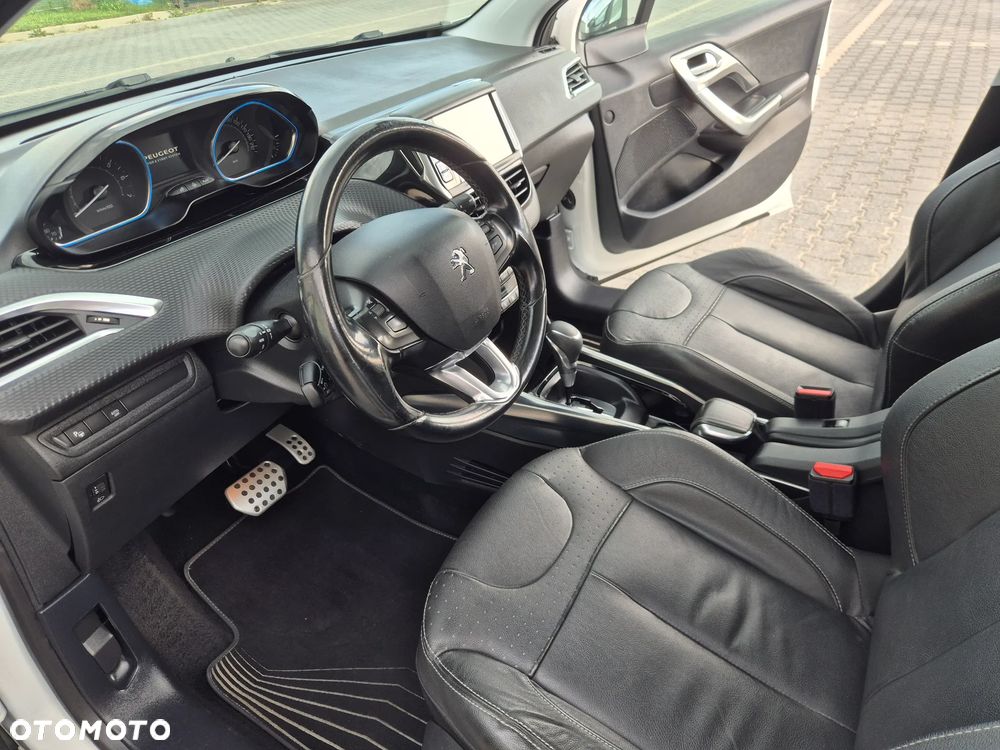 Peugeot 2008 1.2 Pure Tech Allure S&S EAT6 - 8