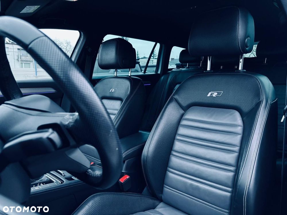 Volkswagen Passat - 12