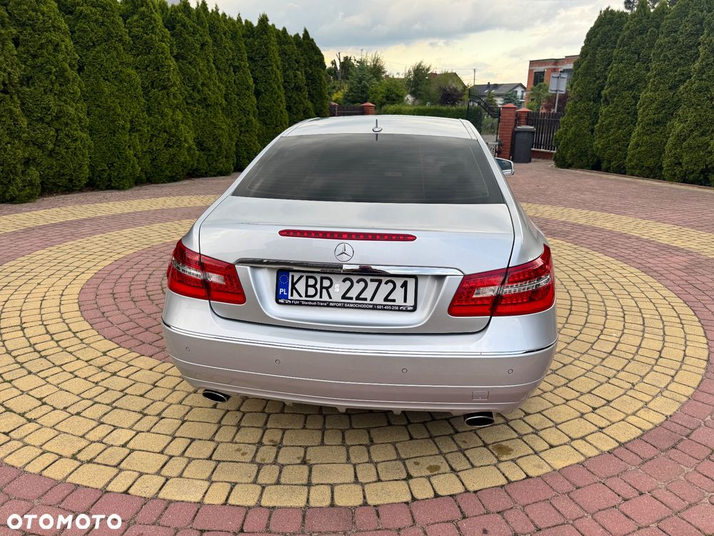 Mercedes-Benz Klasa E 350 CGI Cabrio BlueEFFICIENCY 7G-TRONIC Avantgarde - 6