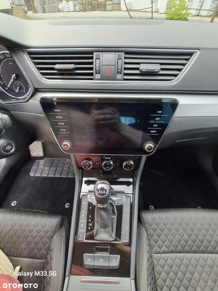 Skoda Superb 2.0 TDI 4x4 Style DSG - 10