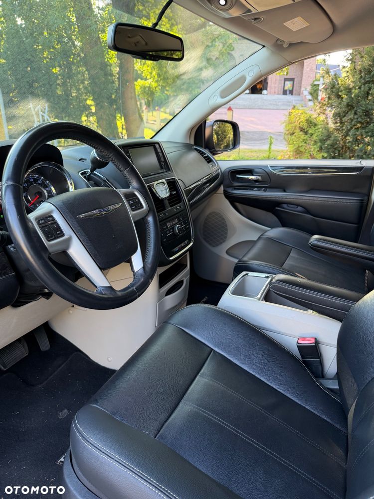 Chrysler Town & Country 3.6 Touring - 15