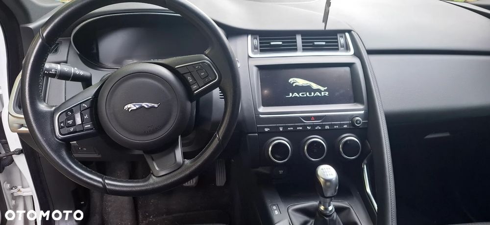 Jaguar E-Pace - 12