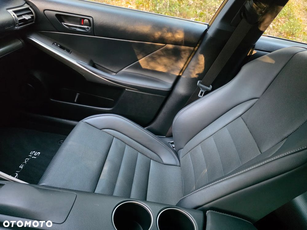 Lexus IS 200t Sport Line - 27