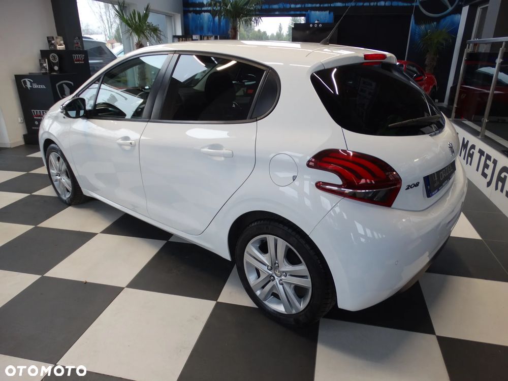 Peugeot 208 82 PureTech Style - 34