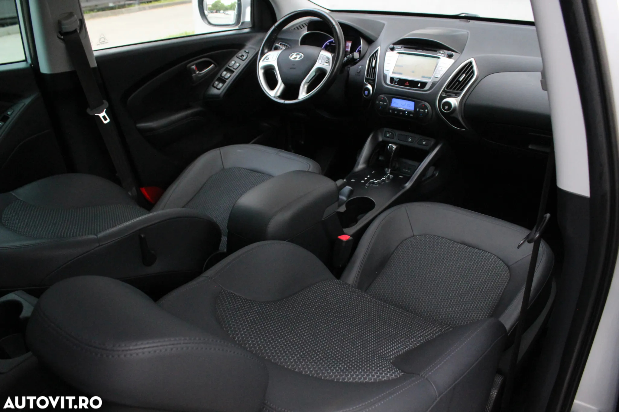Hyundai ix35 2.0 CRDI 4WD Automatik Premium - 12