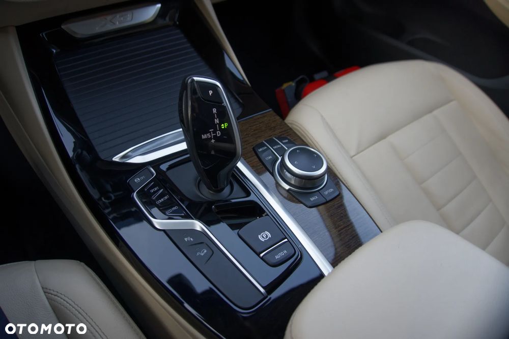 BMW X3 xDrive20d Luxury Line - 16