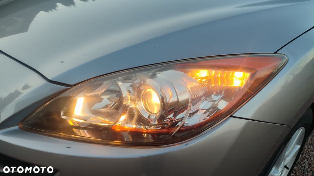 Mazda 3 1.6 CD Exclusive + - 15