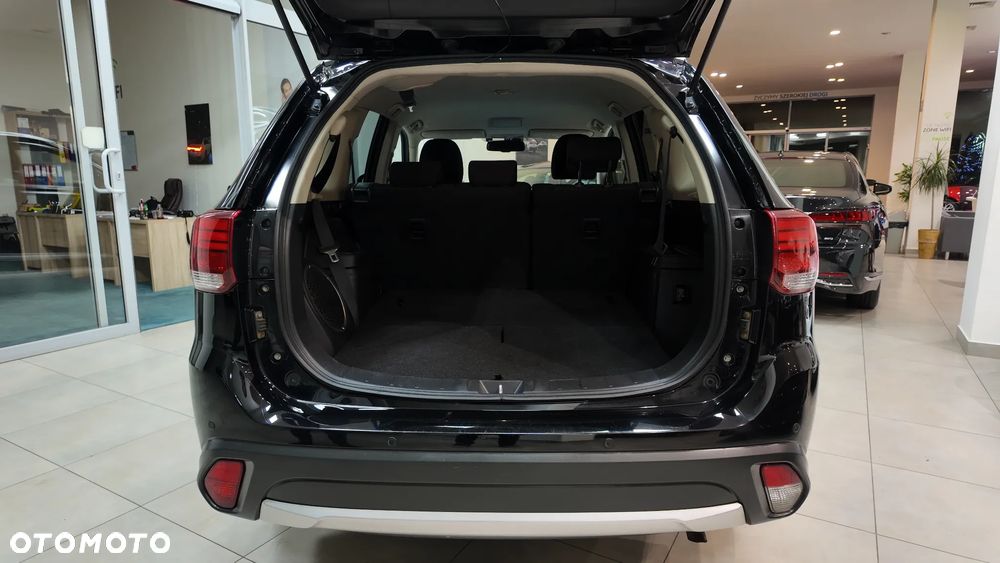 Mitsubishi Outlander 2.0 Intense 4WD CVT - 33