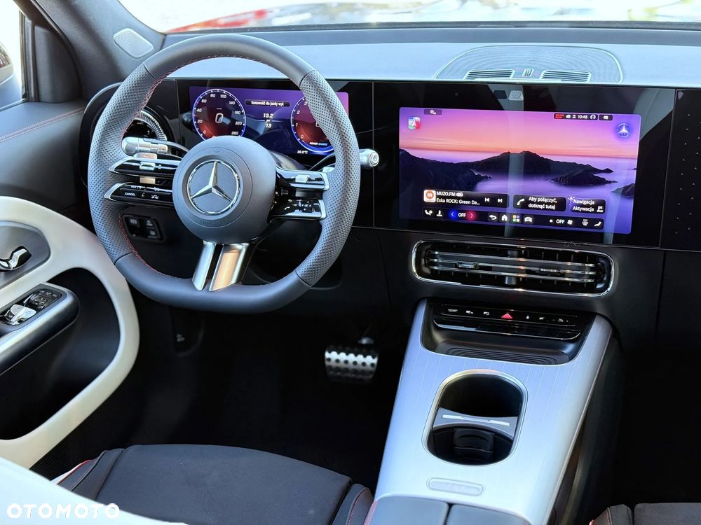 Mercedes-Benz GLB - 14