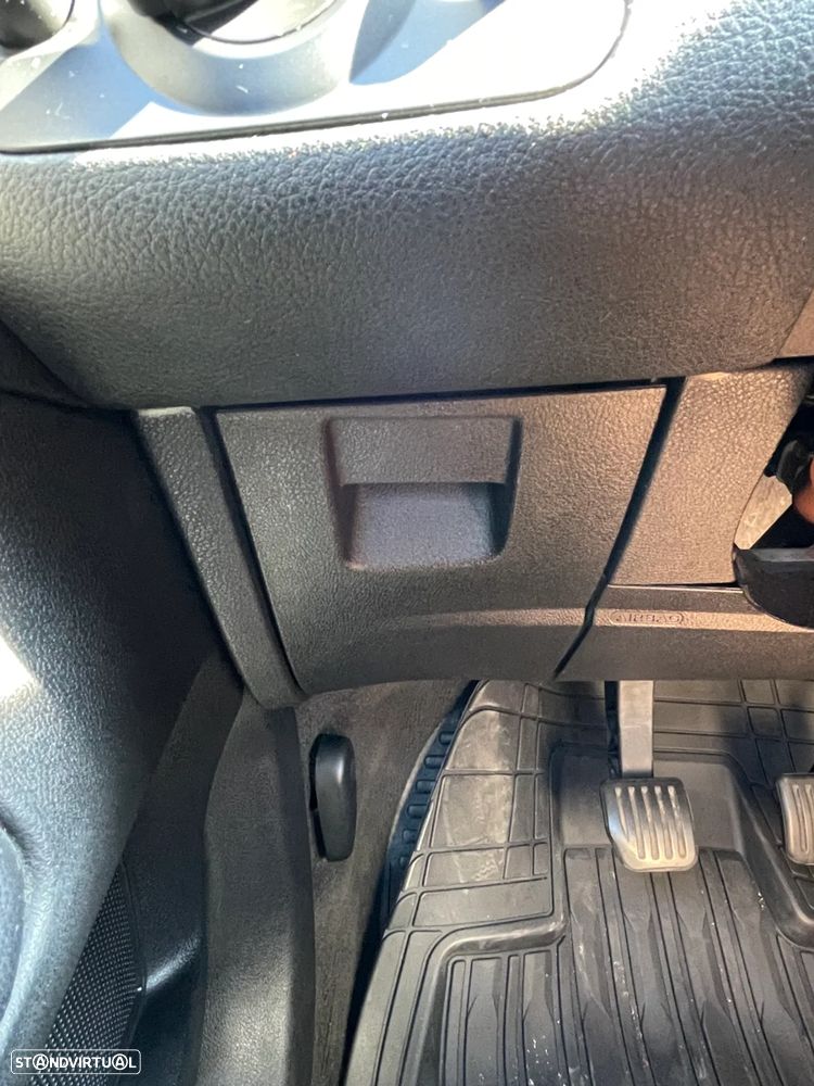 Ford Mondeo 1.8 TDCi Titanium - 24