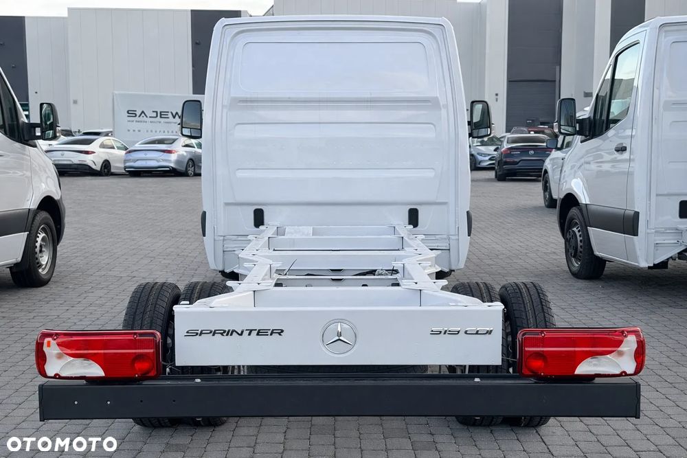 Mercedes-Benz Sprinter - 3