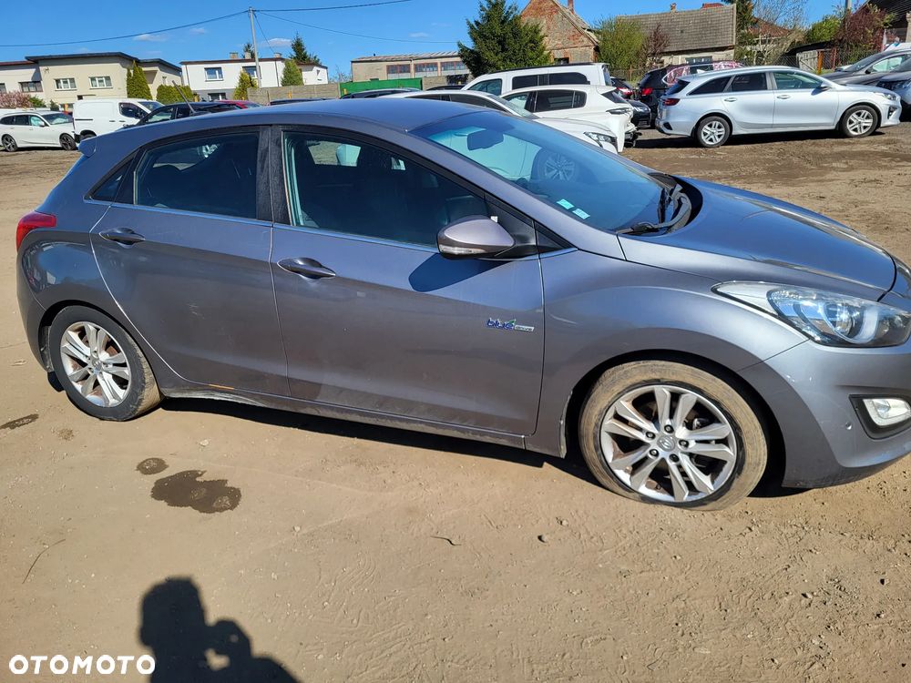 Hyundai i30 blue 1.6 CRDi Trend - 1