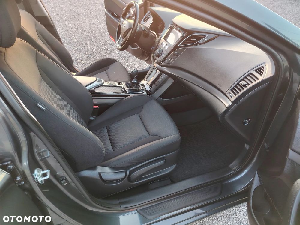 Hyundai i40 Kombi 1.6 Trend - 17