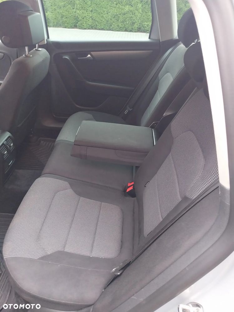 Volkswagen Passat 2.0 TDI BlueMotion Technology Comfortline - 8