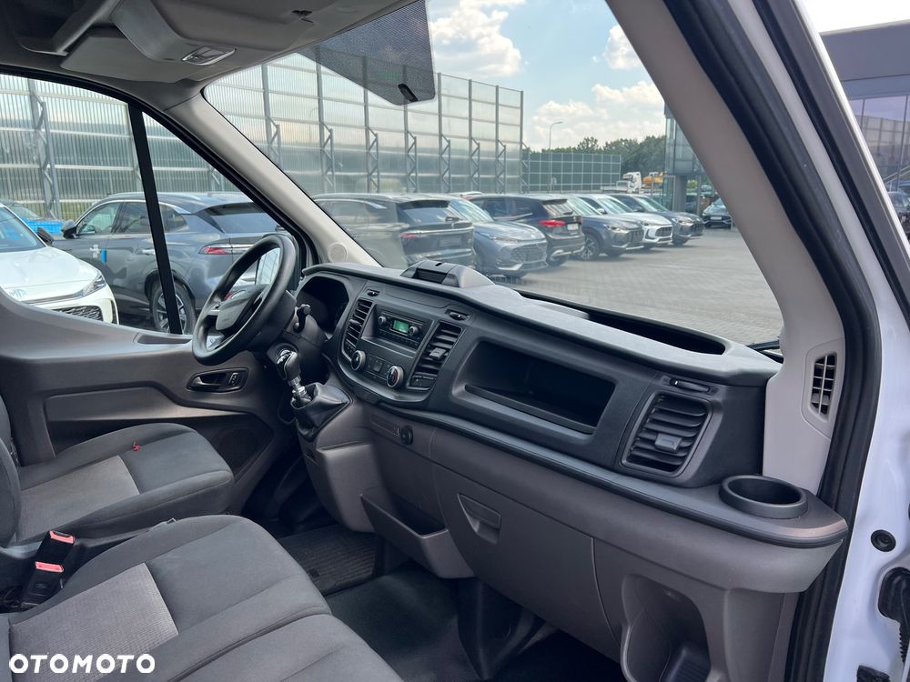 Ford Transit - 32