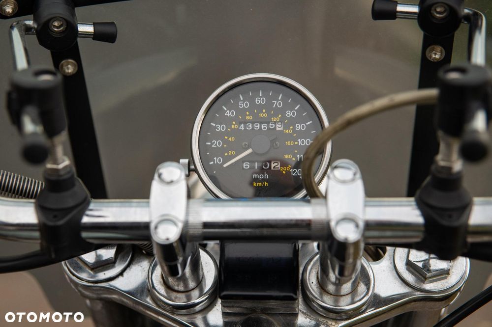 Suzuki Intruder - 15