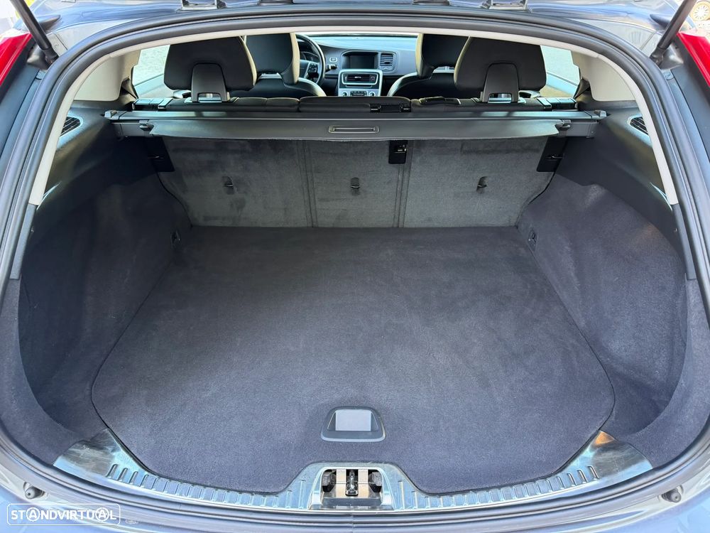 Volvo V60 2.0 D3 Summum - 24