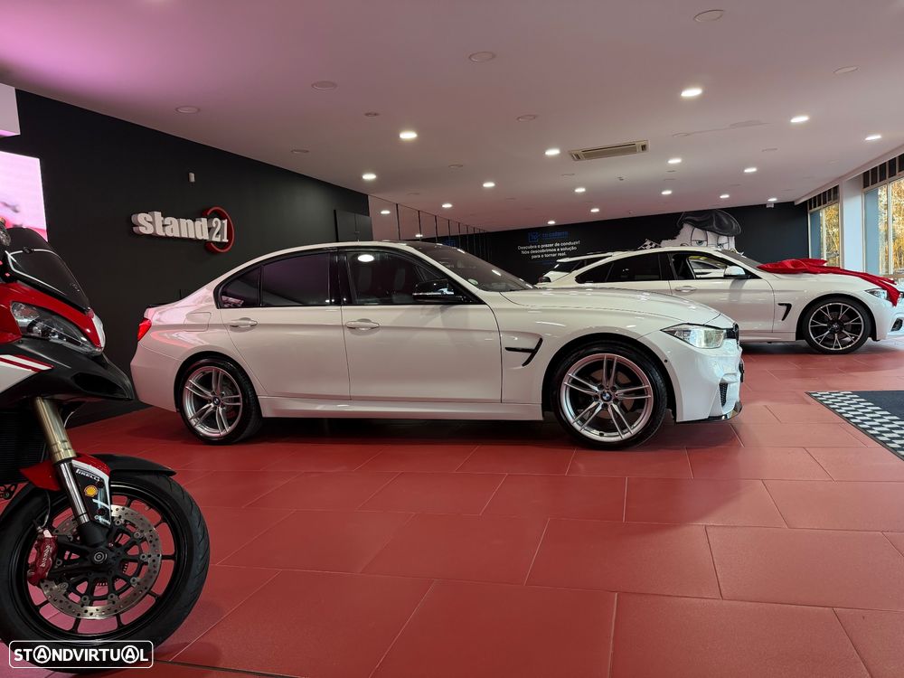 BMW 320 d xDrive Sport Line - 12