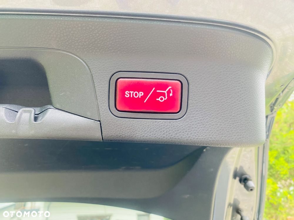 Mercedes-Benz GLC 300 e 4-Matic - 13